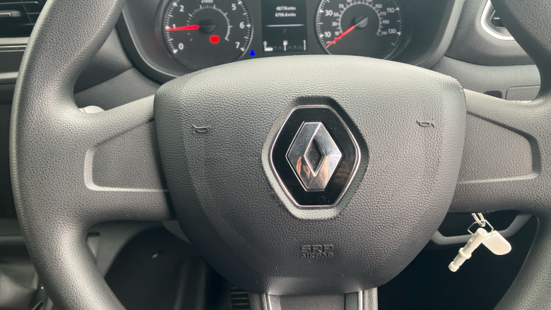 Renault Master Mwb Diesel Fwd MM35dCi 135 Business+ Medium Roof Van